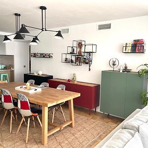 Modern 3 Bedroom Apartment Situated In Luxury Beachfront Gated Community